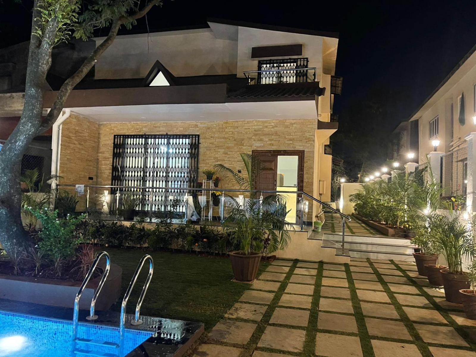 Mannat Villa With Swimming Pool And Garden Lonavala Exterior photo